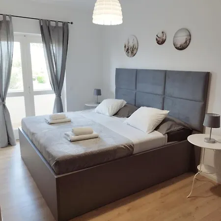 Apartment Sladic *