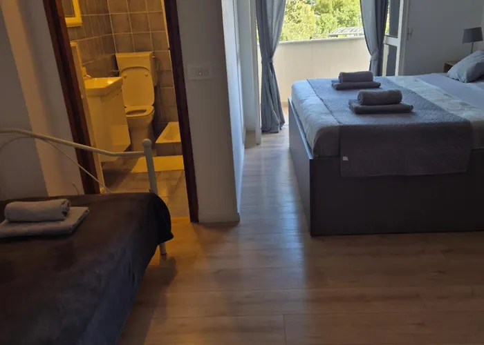 Sladic * Betina (Sibenik-Knin)