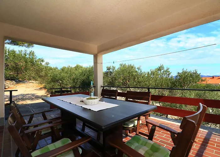 Sladic * Betina (Sibenik-Knin)